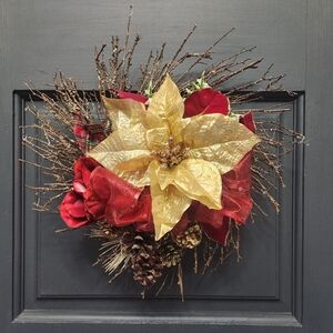 Beautiful Floral Wreath Holiday Christmas Home Decor Handmade Pinecones Small